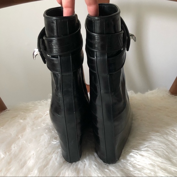 SOLD💥 GIVENCHY Eel Shark Lock Boots 38 - Picture 6 of 8